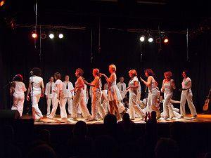 2011-03-19_22-30-50_FinePix S100FS_48,5mm_1_70_emeA